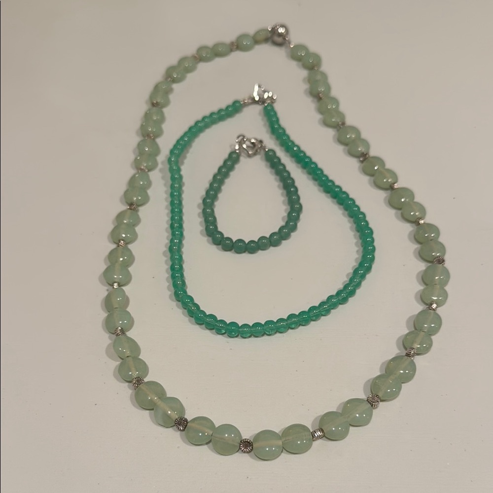 Elegant Handmade Green Beaded Necklace and Bracelet Set